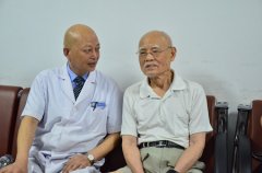 热烈欢迎肛肠李雨农教授莅临我院指导工作